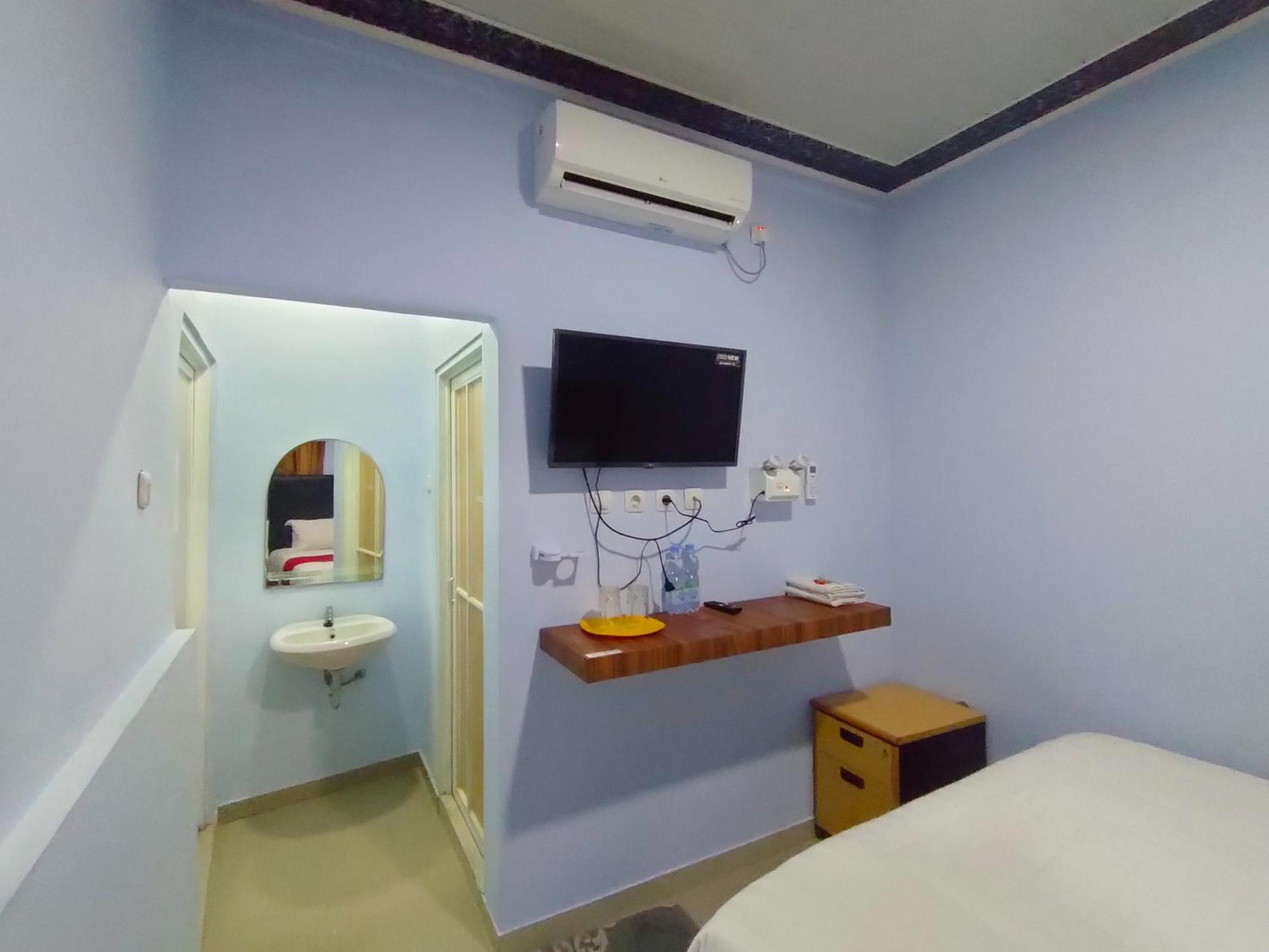 Reddoorz Syariah Near Stasiun Wates Hotel Wates  Exterior photo